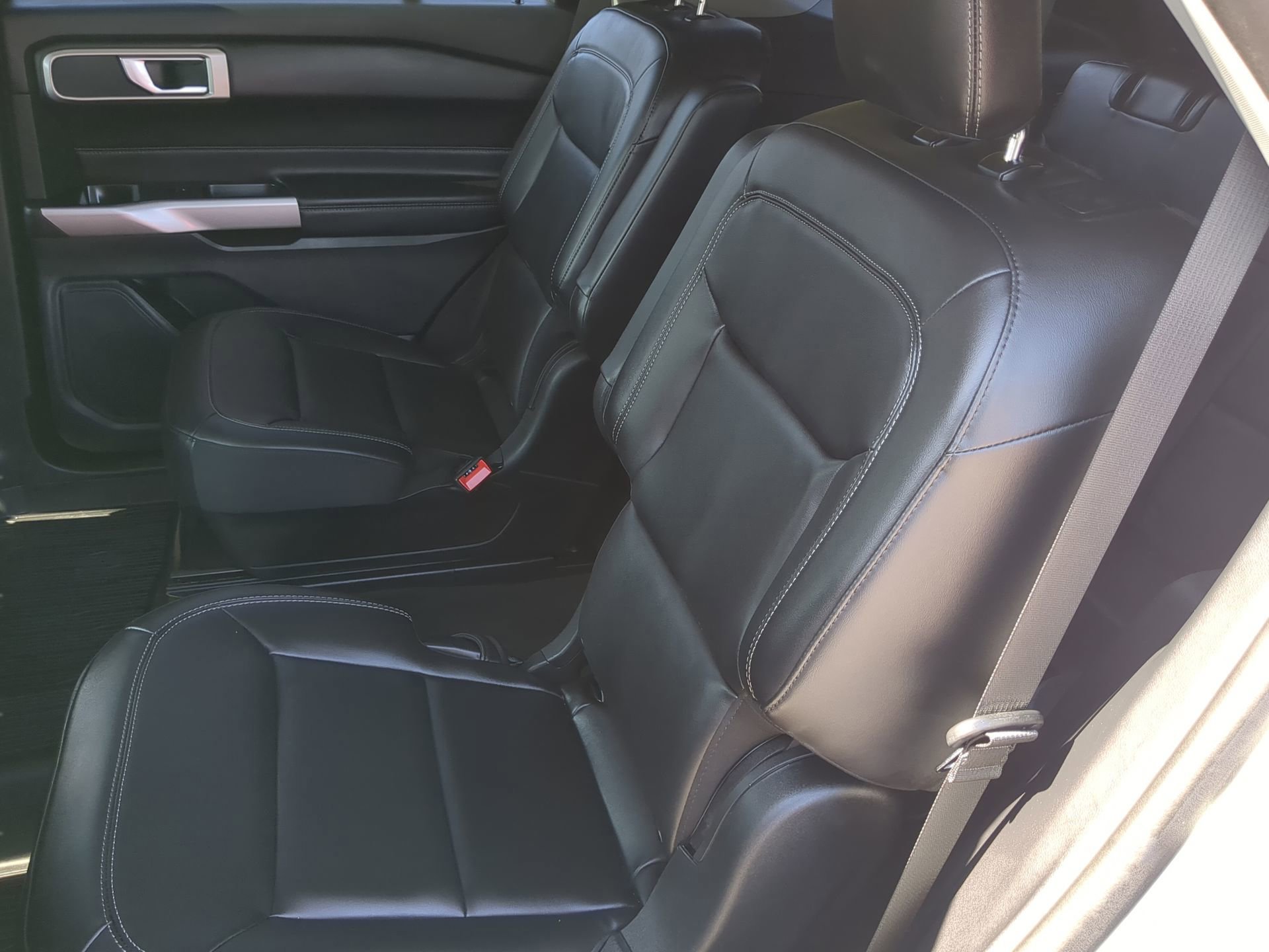 Certified 2022 Ford Explorer XLT w/ Equipment Group 202A image 46