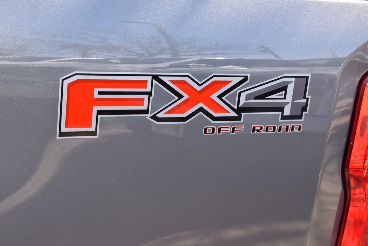 Certified 2024 Ford F250 Platinum w/ FX4 Off-Road Package image 46