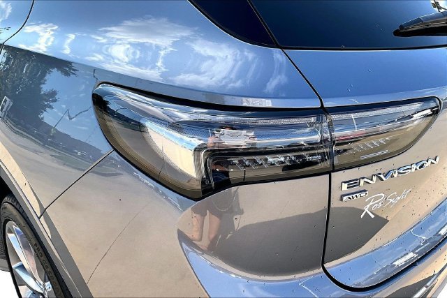 Used 2021 Buick Envision Avenir w/ Technology Package II AWD/4WD image 23