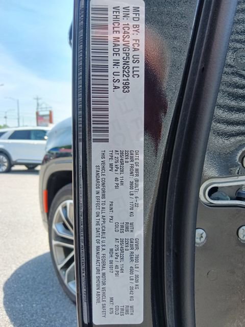 Used 2022 Jeep Grand Wagoneer Series III w/ Rear Seat Video Group 1 AWD/4WD image 39