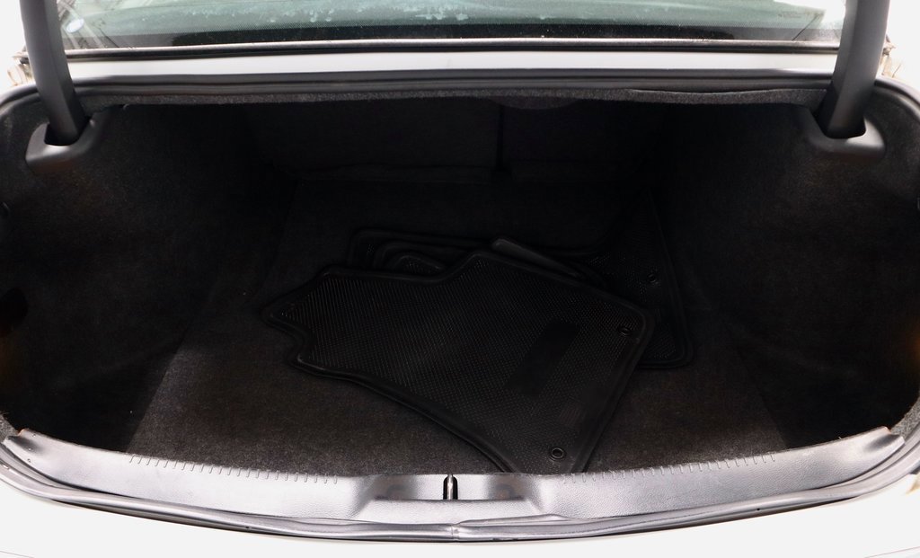 Used 2022 Chrysler 300 Touring image 16