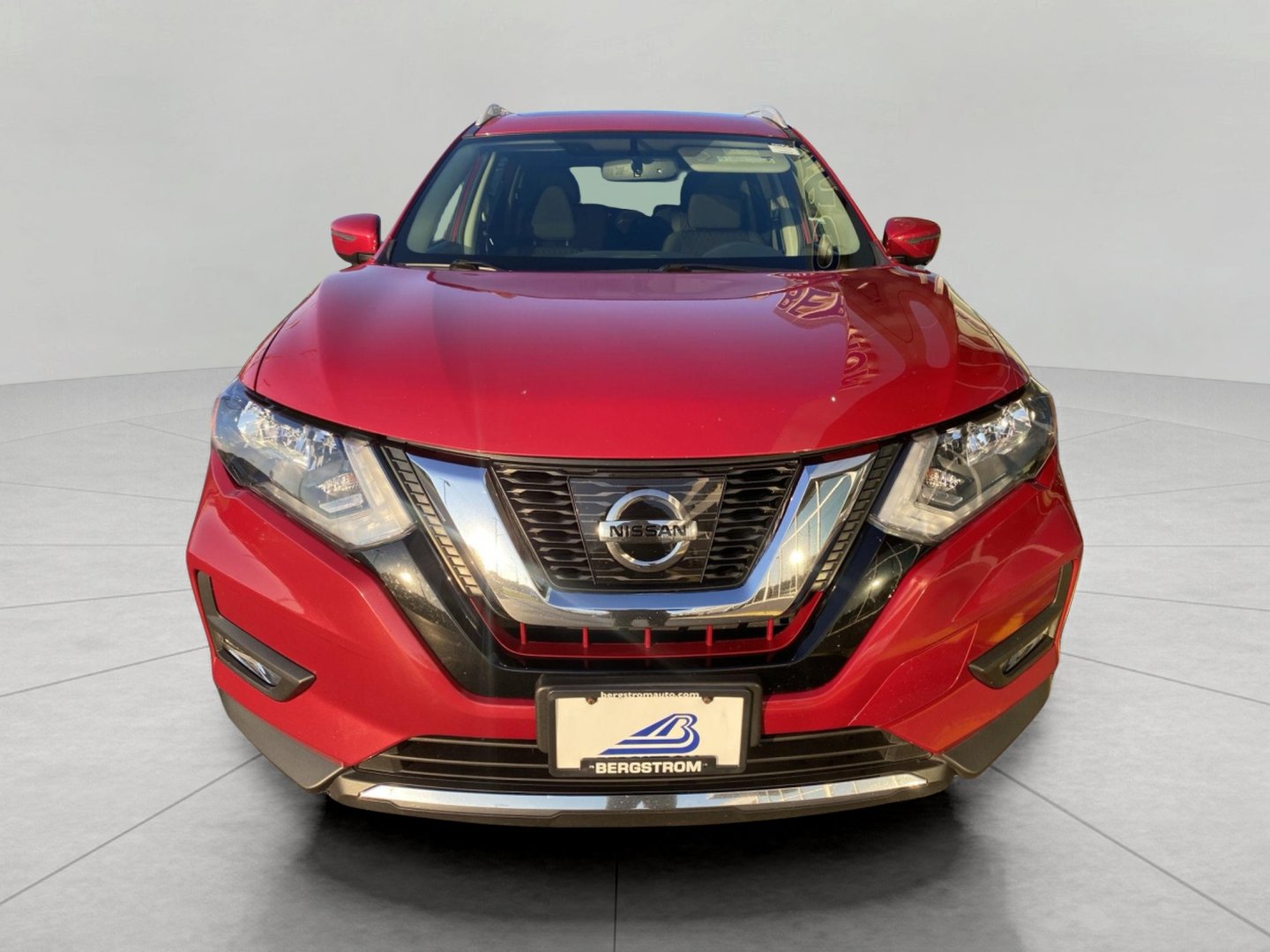 Used 2017 Nissan Rogue SV w/ Sun & Sound Touring Package AWD/4WD image 3