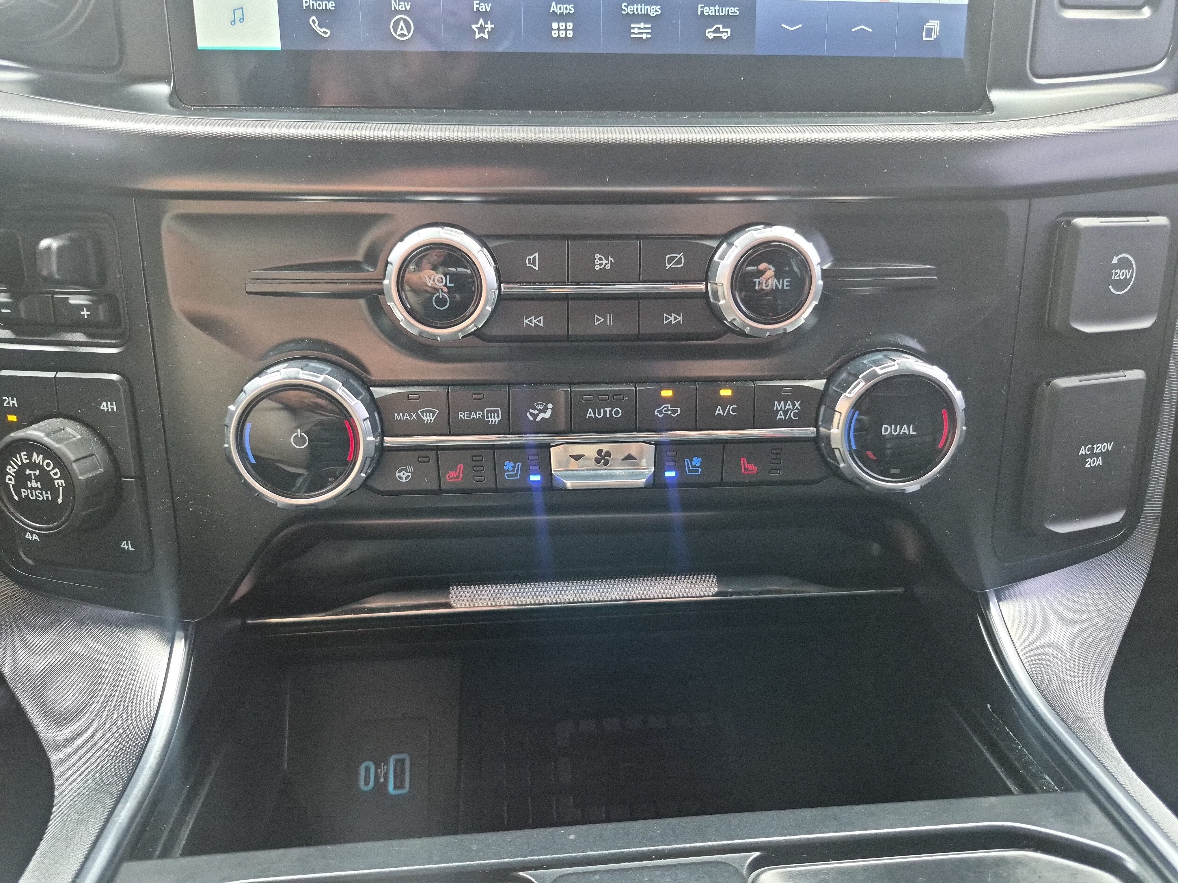 Certified 2022 Ford F150 Platinum w/ Equipment Group 701A High AWD/4WD image 38