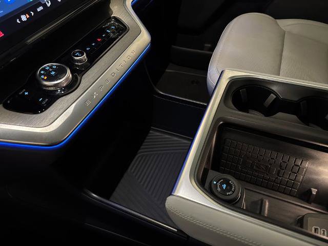 Certified 2025 Ford Expedition Platinum w/ Driver's Package image 32