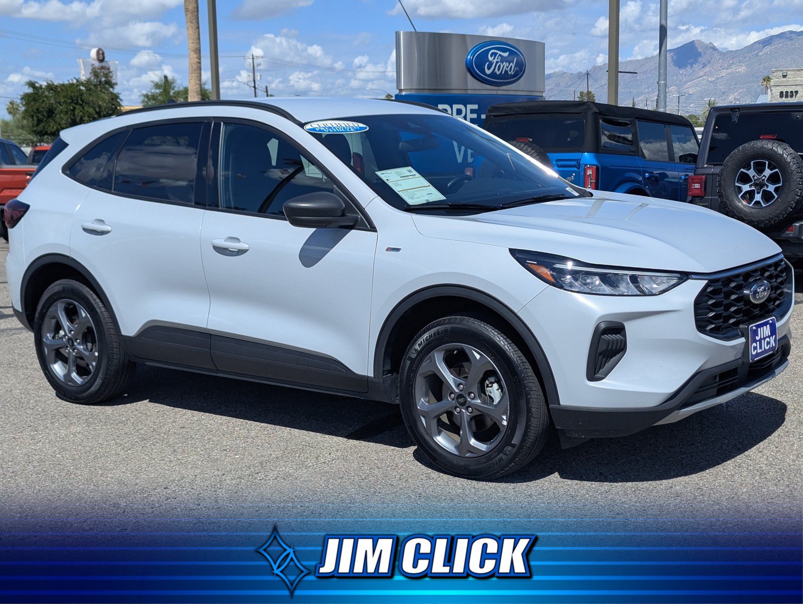 Certified 2025 Ford Escape ST-Line AWD/4WD image 1