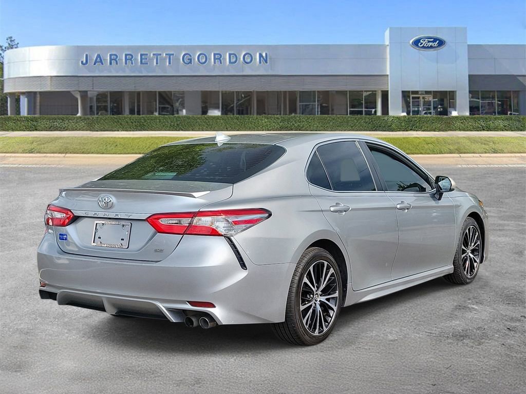 Used 2020 Toyota Camry SE FWD image 4