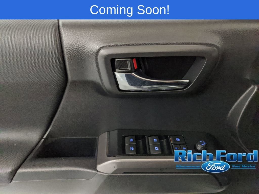 Used 2022 Toyota Tacoma TRD Off-Road image 15