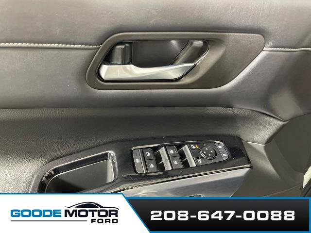 Used 2022 Nissan Pathfinder SL w/ Cargo Package AWD/4WD image 9