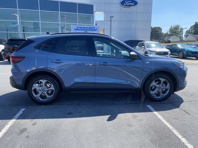 Certified 2025 Ford Escape ST-Line w/ Tech Pack #1 FWD image 7