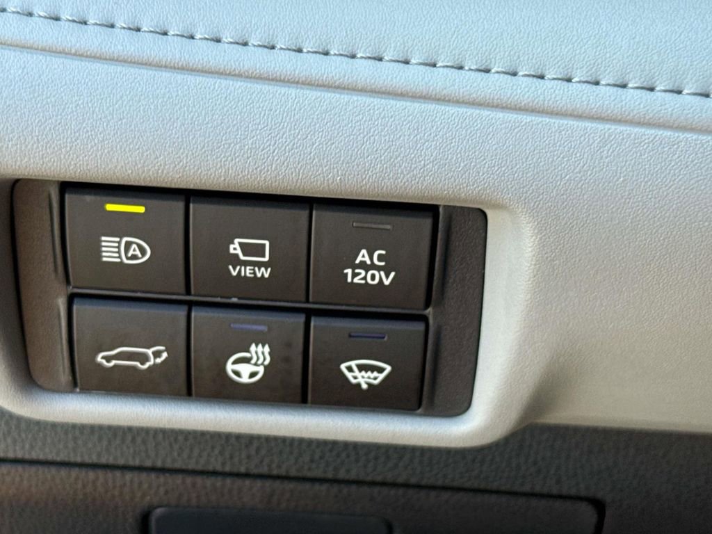 Used 2022 Toyota Highlander Limited image 29