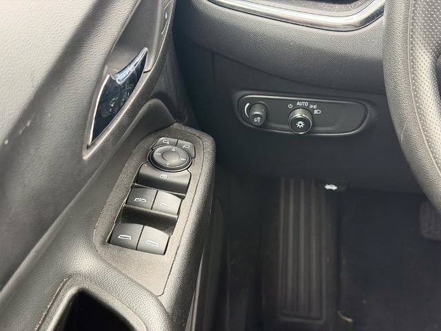 Used 2023 Chevrolet Equinox LT w/ LPO, Floor Liner Package FWD image 19