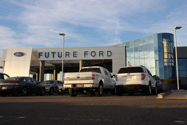 Certified 2017 Ford Explorer XLT w/ Equipment Group 202A FWD image 5
