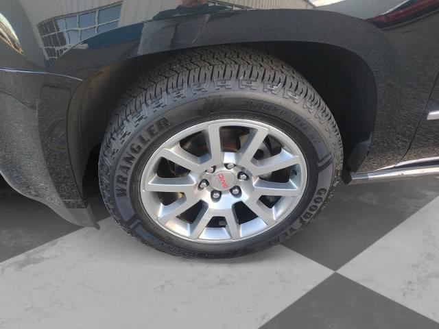 Used 2018 GMC Yukon XL Denali w/ Enhanced Security Package AWD/4WD image 8
