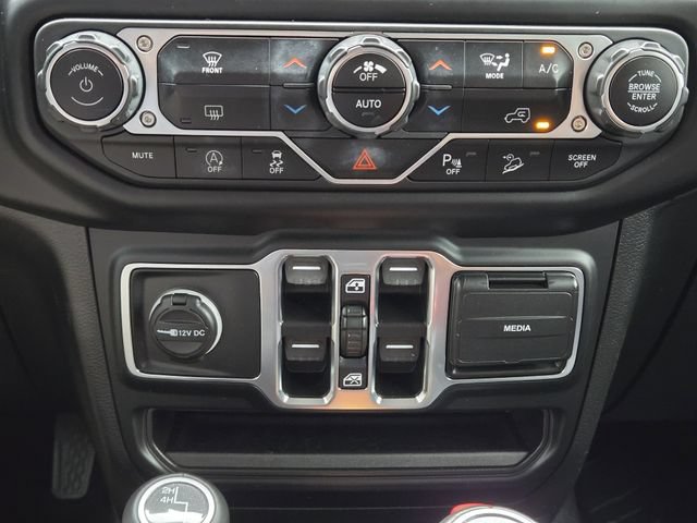 Used 2021 Jeep Wrangler Unlimited Sahara AWD/4WD image 18