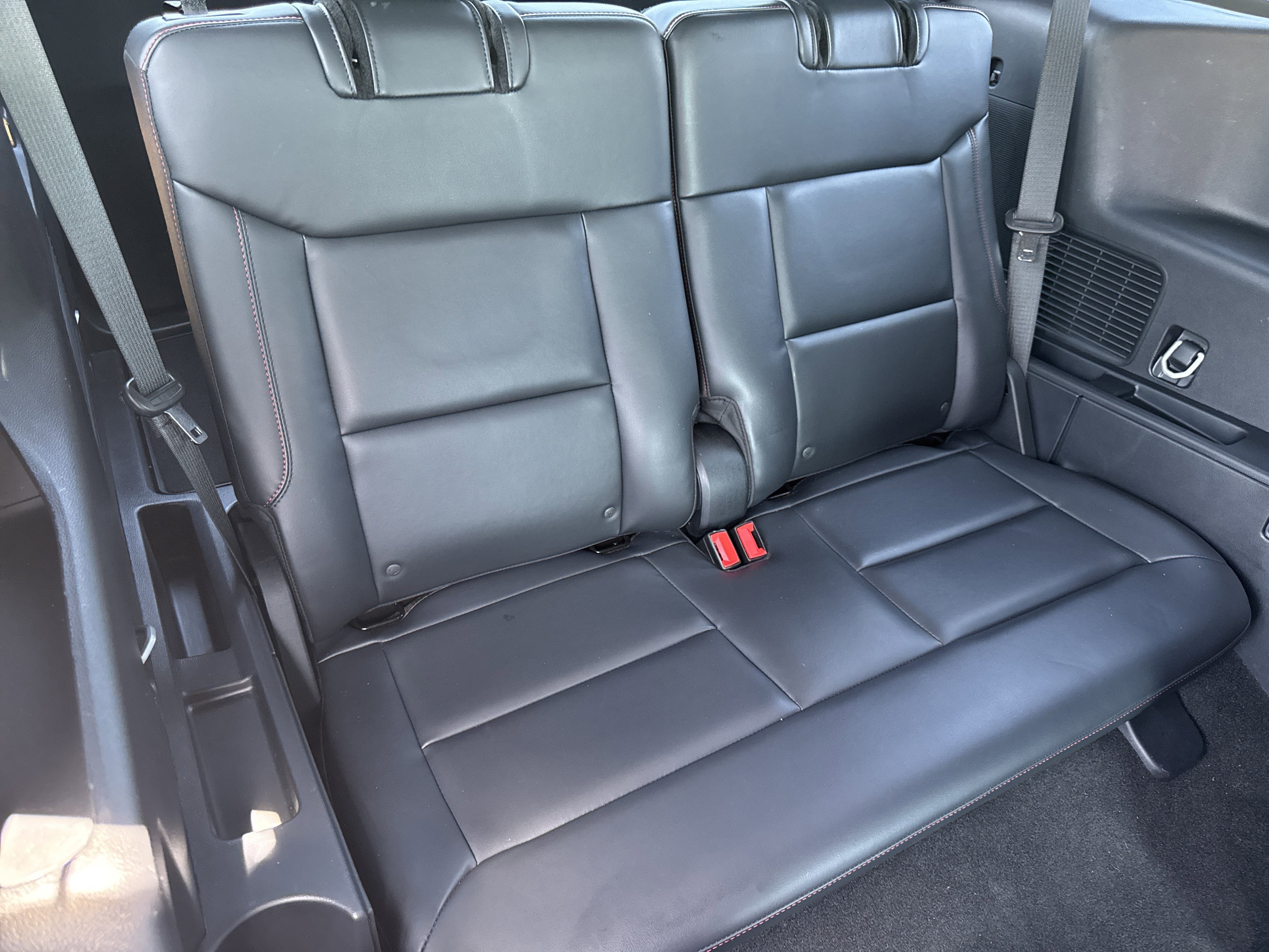 Certified 2025 Ford Explorer ST-Line w/ Premium Package RWD image 18