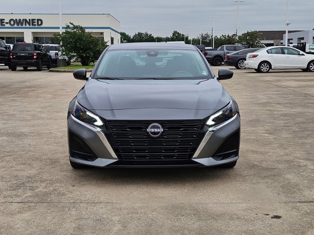 Used 2025 Nissan Altima 2.5 SV FWD image 8