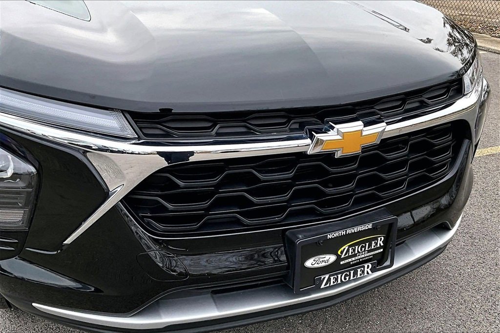 Used 2025 Chevrolet Trax LT image 29