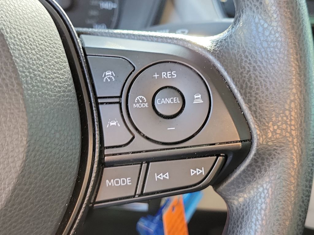 Used 2025 Toyota Corolla LE image 24