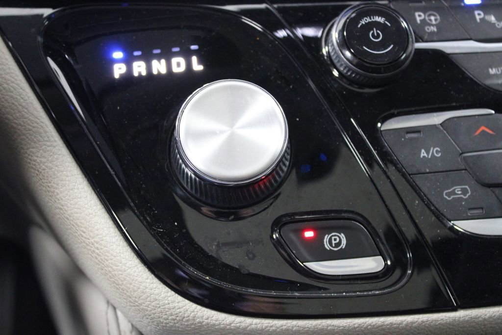 Used 2022 Chrysler Pacifica Limited image 49