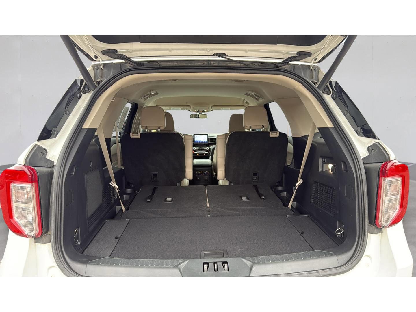 Certified 2023 Ford Explorer Limited w/ Class IV Trailer Tow Package image 21