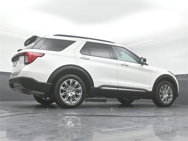 Certified 2025 Ford Explorer Active w/ Active Comfort Package image 15