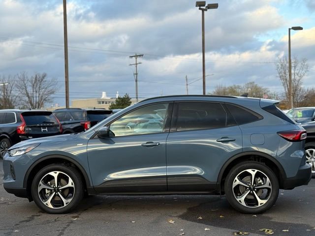 Certified 2025 Ford Escape ST-Line Elite image 4