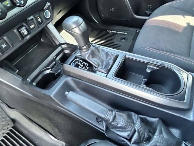 Used 2020 Toyota Tacoma TRD Off-Road AWD/4WD image 26