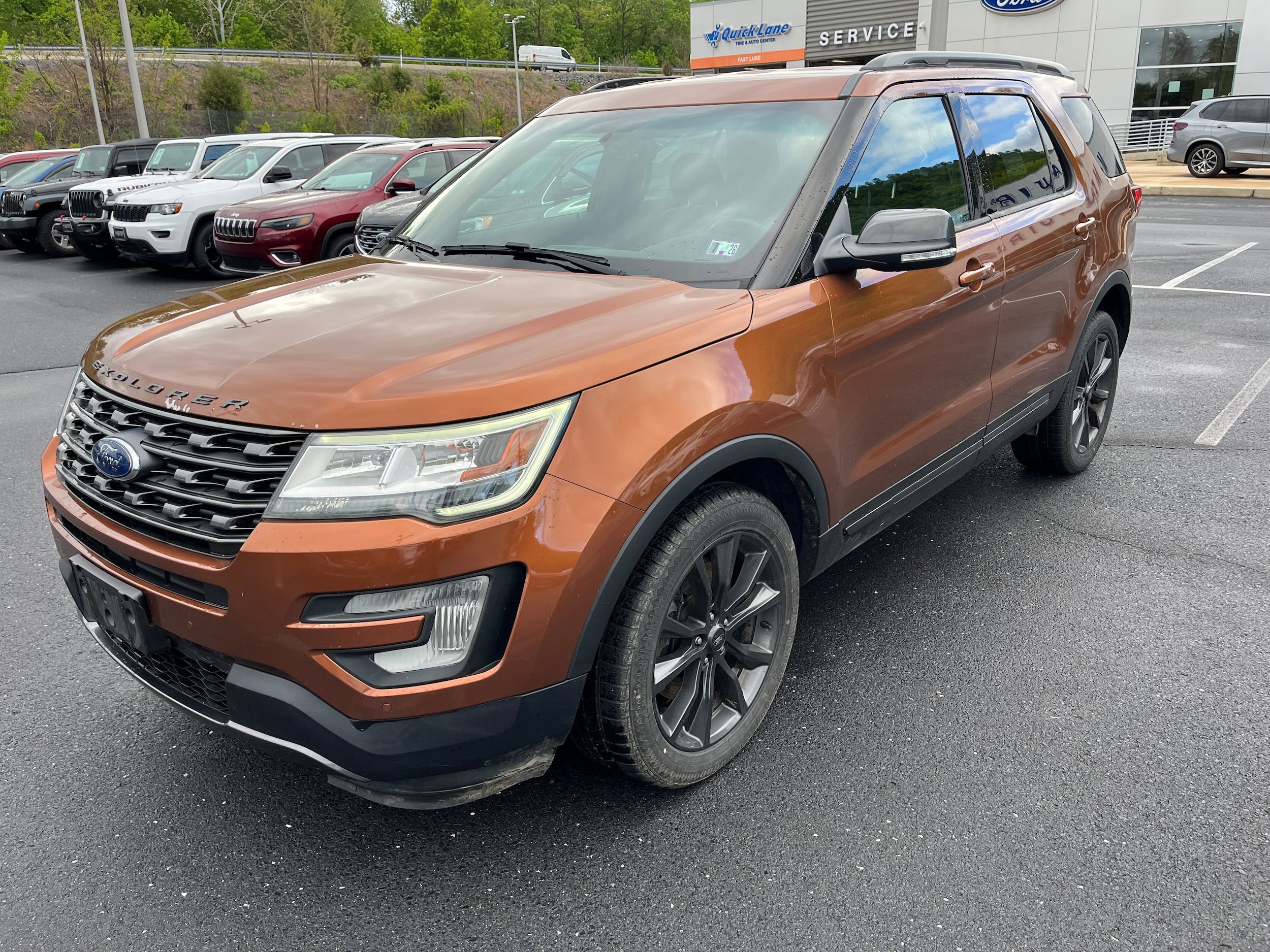 Certified 2017 Ford Explorer XLT w/ Equipment Group 202A AWD/4WD image 19