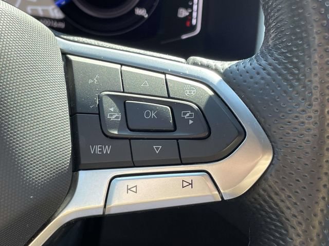 Used 2022 Volkswagen Atlas Cross Sport SEL R-Line AWD/4WD image 21