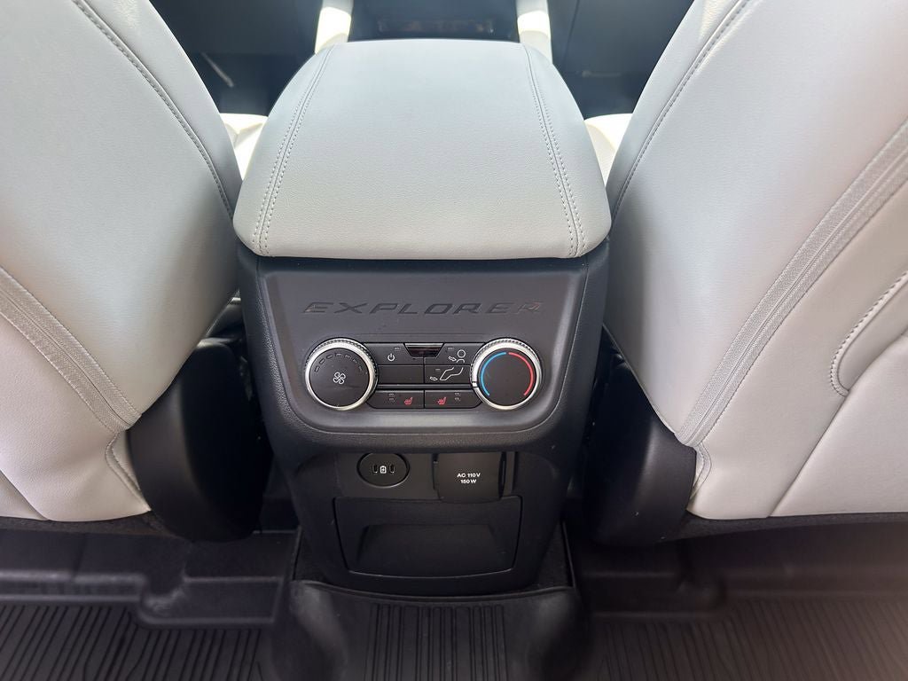 Certified 2025 Ford Explorer Platinum w/ Ultimate Package AWD/4WD image 42