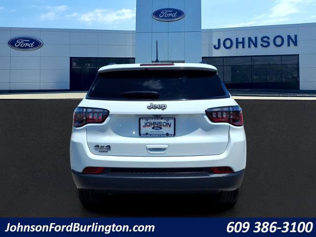 Used 2025 Jeep Compass Latitude w/ Altitude Special Edition AWD/4WD image 4