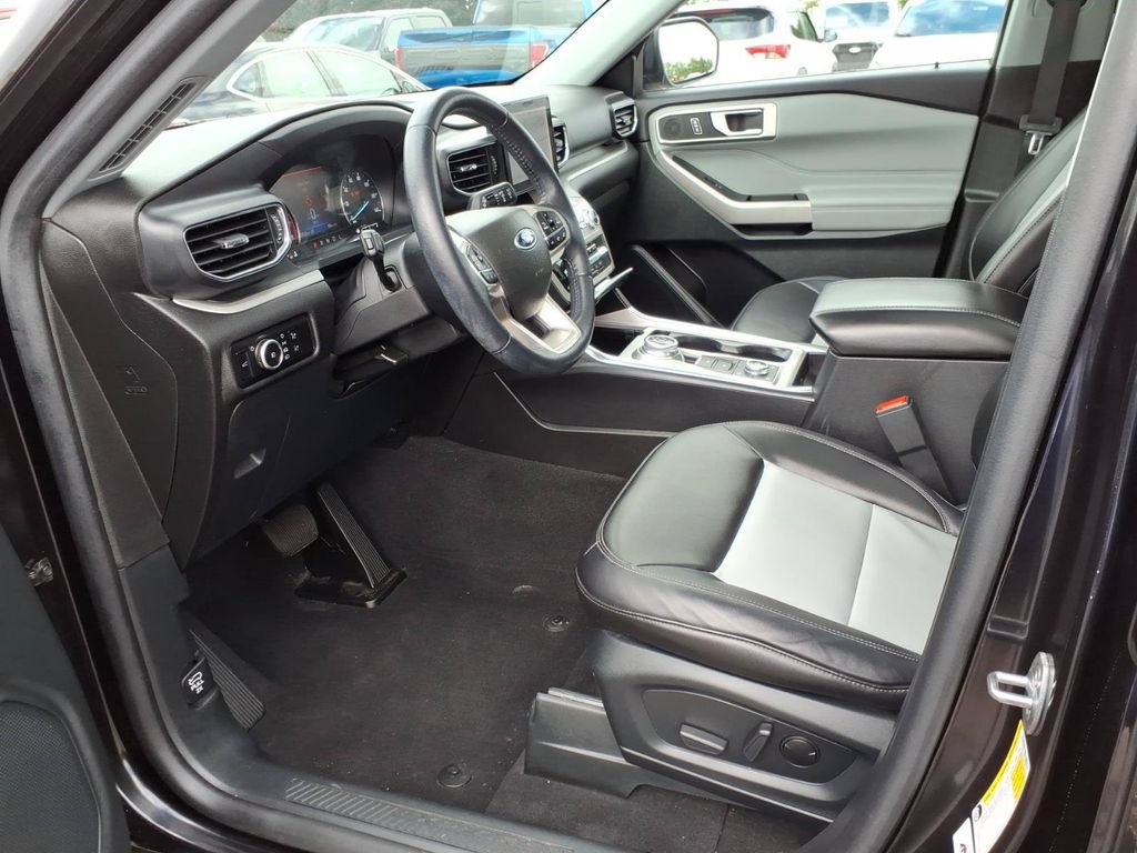 Certified 2023 Ford Explorer XLT w/ Equipment Group 202A AWD/4WD image 10