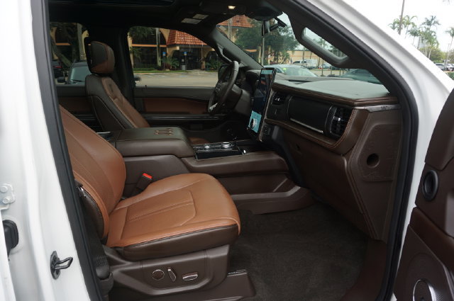Certified 2024 Ford Expedition Max King Ranch AWD/4WD image 3