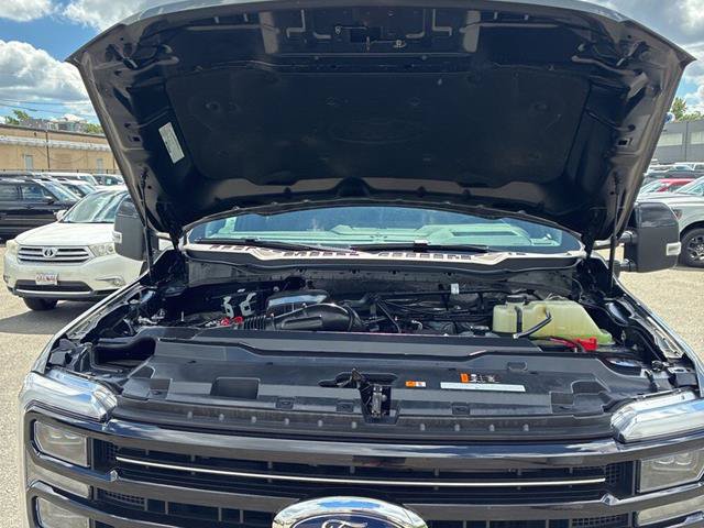 Certified 2025 Ford F350 Platinum w/ FX4 Off-Road Package AWD/4WD image 8