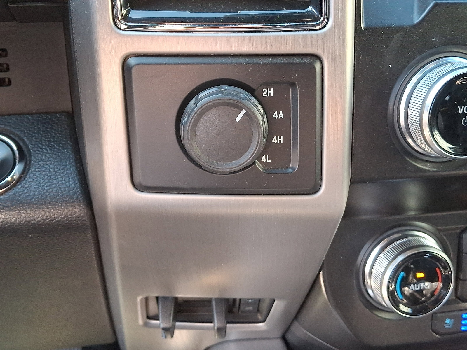 Certified 2019 Ford F150 Platinum AWD/4WD image 25