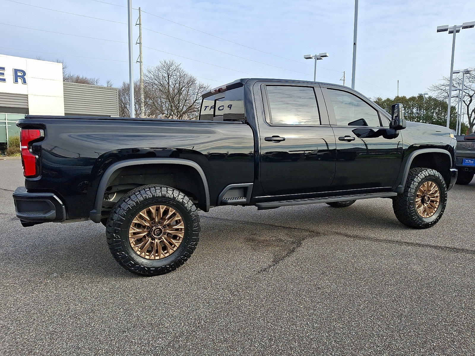 Used 2024 Chevrolet Silverado 2500 ZR2 w/ Snow Plow Prep/Camper Package image 11