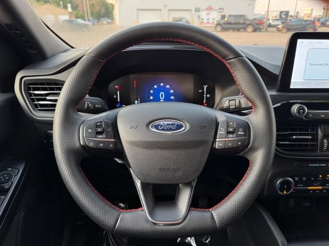 Certified 2025 Ford Escape ST-Line Select AWD/4WD image 34