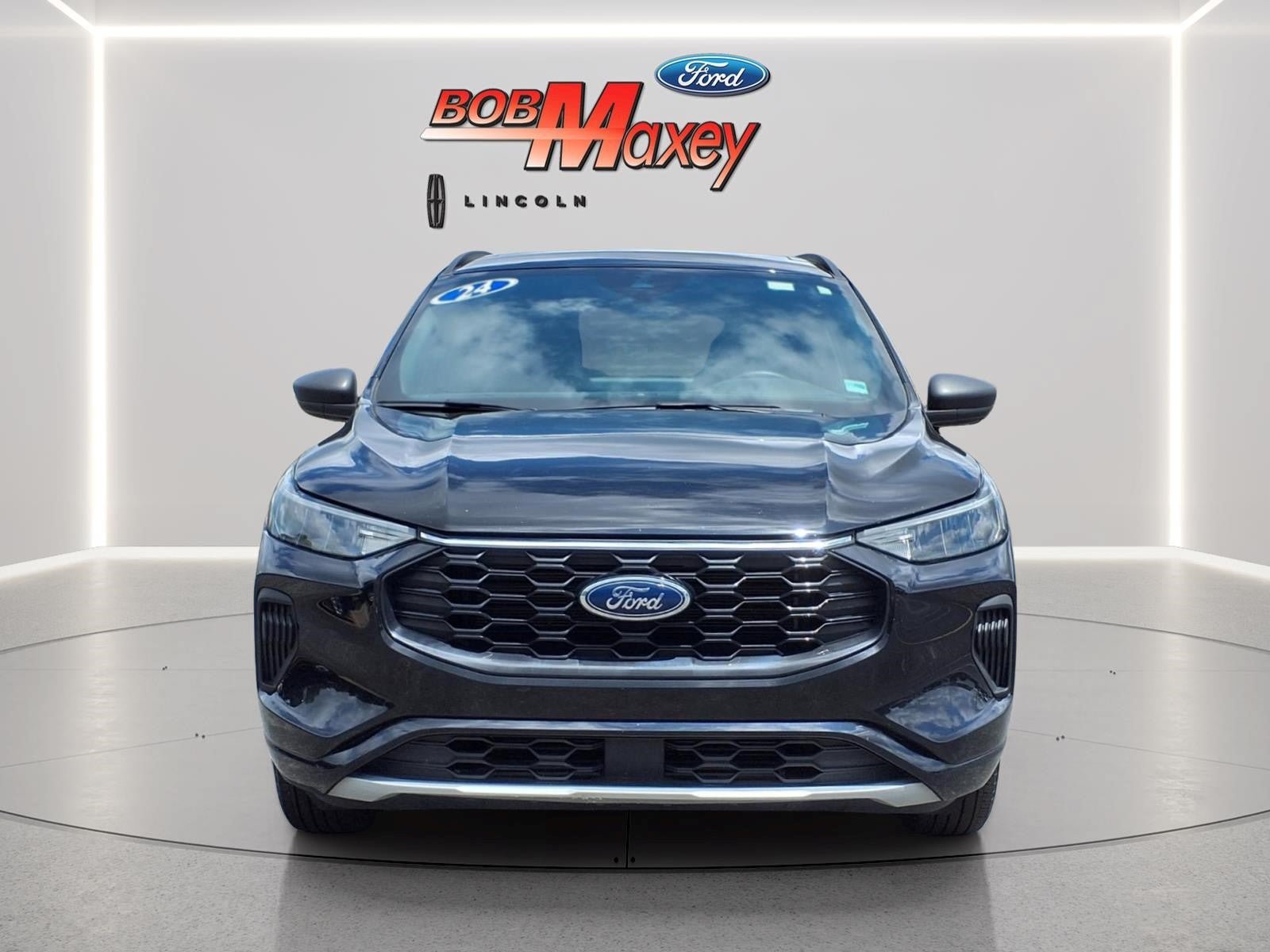 Certified 2024 Ford Escape ST-Line w/ Tech Pack #1 AWD/4WD image 2