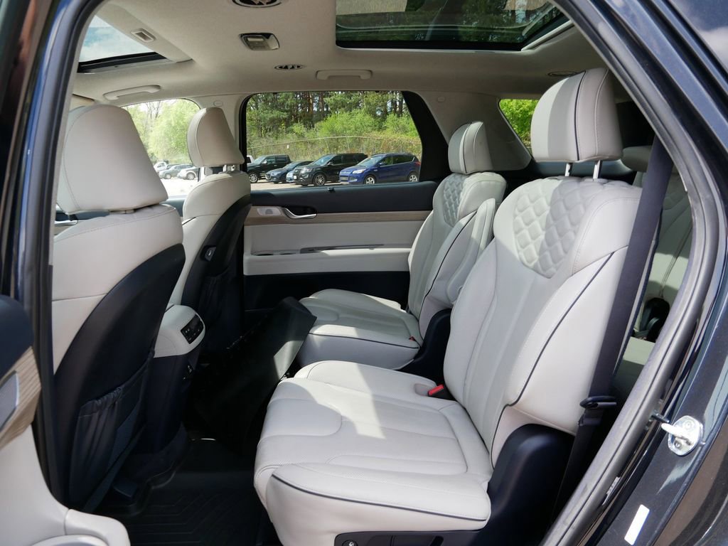 Used 2022 Hyundai Palisade Limited AWD/4WD image 11