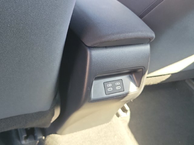 Used 2025 Toyota Corolla LE FWD image 21