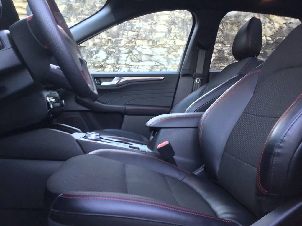 Certified 2023 Ford Escape ST-Line w/ Tech Pack #1 image 15