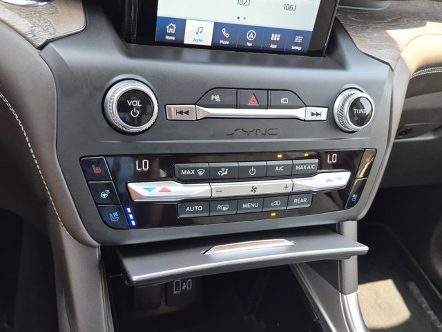 Certified 2020 Ford Explorer Platinum w/ Premium Technology Package AWD/4WD image 31