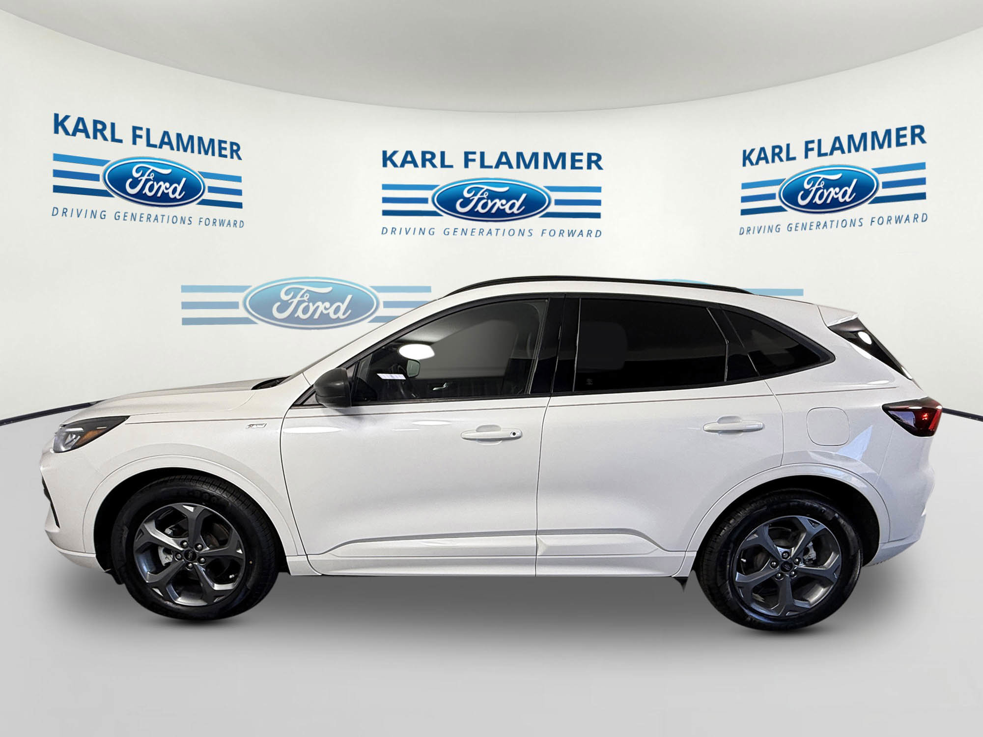 Certified 2023 Ford Escape ST-Line w/ Tech Pack #1 FWD image 5