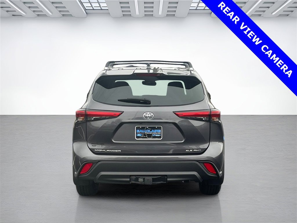 Used 2022 Toyota Highlander XLE image 4