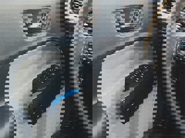 Certified 2025 Ford Maverick XLT w/ XLT Luxury Package image 11