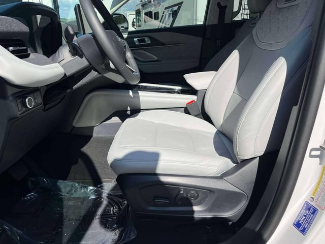 Certified 2026 Ford Explorer Platinum w/ LUX Leather Package AWD/4WD image 30