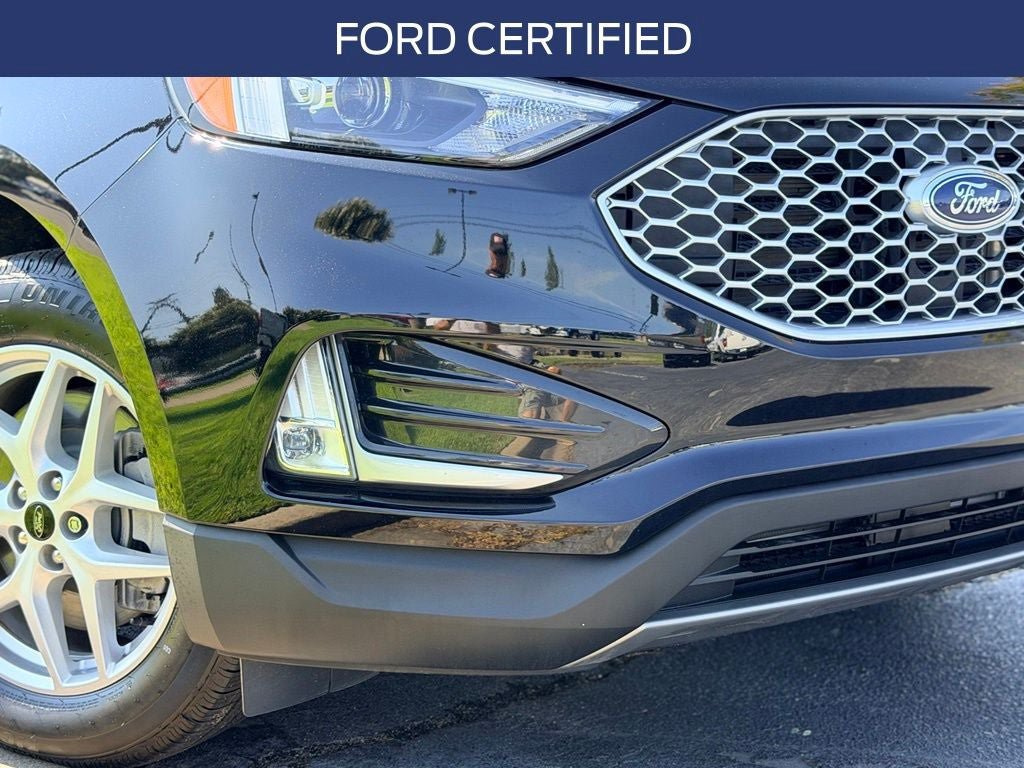 Certified 2024 Ford Edge SEL w/ Convenience Package AWD/4WD image 3