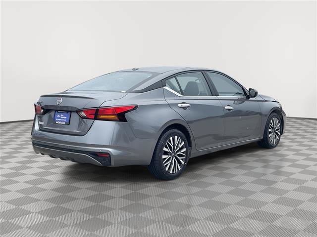 Used 2025 Nissan Altima 2.5 SV FWD image 7