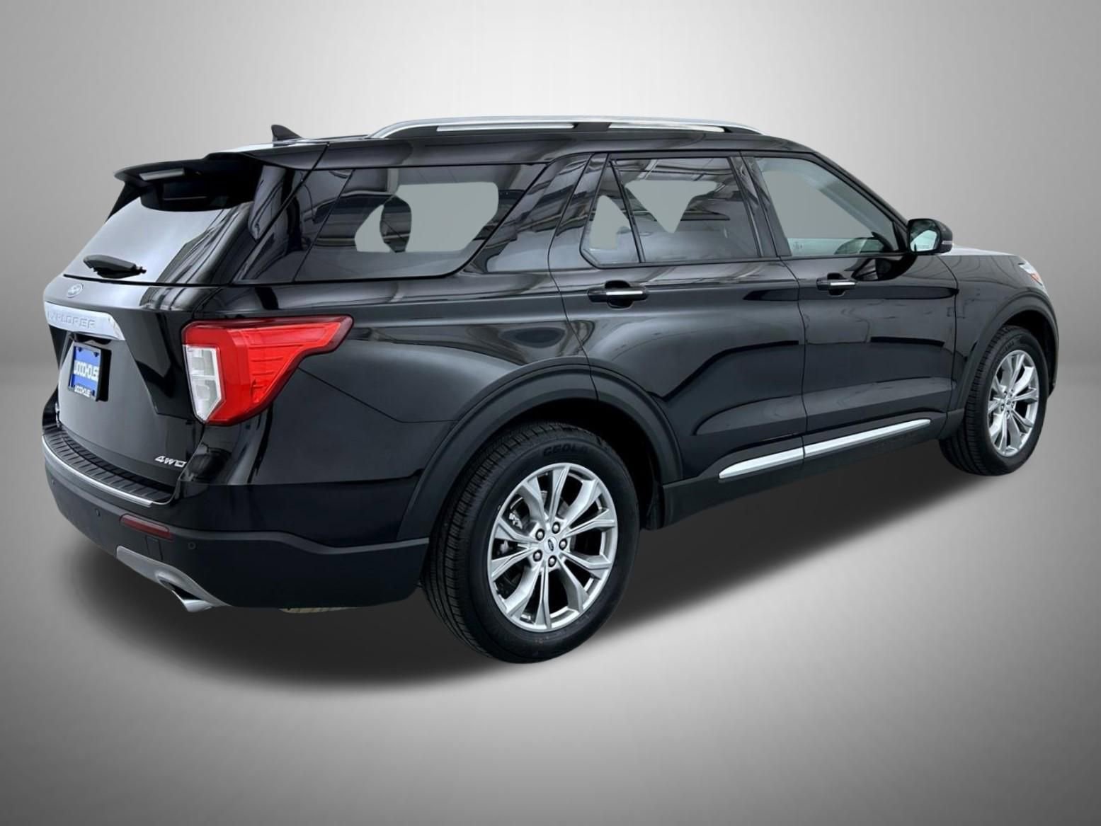 Certified 2021 Ford Explorer Limited w/ Equipment Group 301A image 5