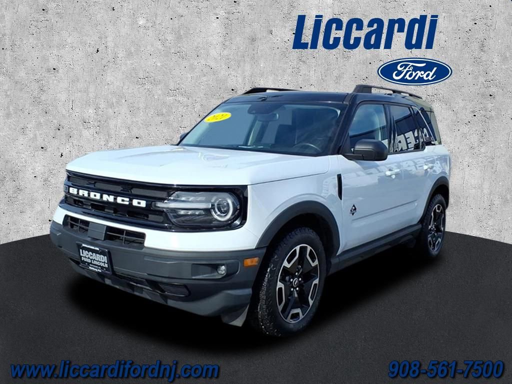 Certified 2021 Ford Bronco Sport Outer Banks w/ Outer Banks Package image 3